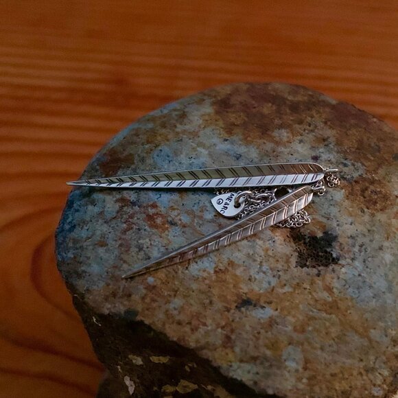 Me & Ro Extra Long Leaf Pendant - Picture 1 of 13